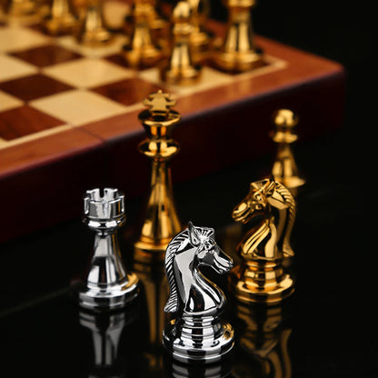 Medieval Luxury Chess Set Chessboard International Chess Pieces Family Playing Game Toys for Teaching Competition Chess Sets