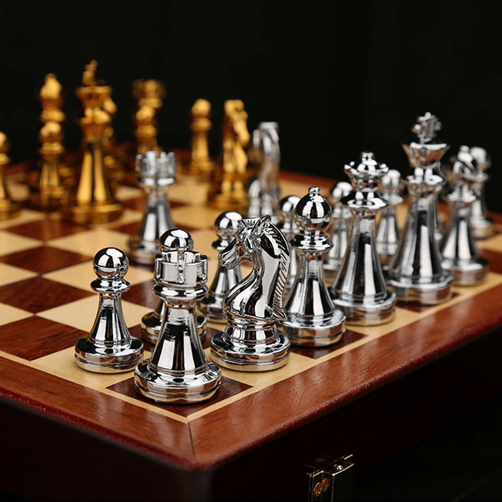 Medieval Luxury Chess Set Chessboard International Chess Pieces Family Playing Game Toys for Teaching Competition Chess Sets